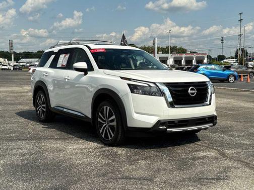 2025 Nissan Pathfinder Platinum FWD