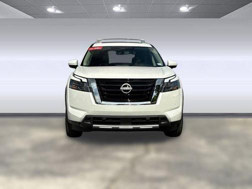 2025 Nissan Pathfinder Platinum FWD