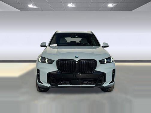 Brooklyn Grey Metallic 2026 BMW X5 xDrive40i