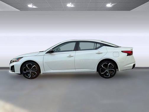 2023 Nissan Altima SR Intelligent AWD