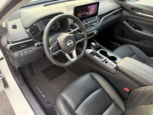 2023 Nissan Altima SR Intelligent AWD