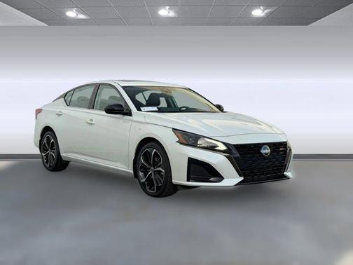 2023 Nissan Altima SR Intelligent AWD
