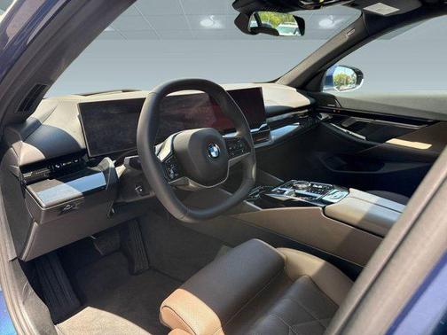 2025 BMW 530 i