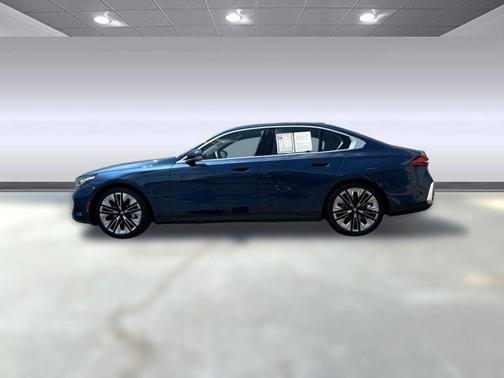 2025 BMW 530 i