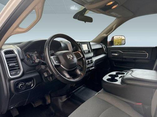 2020 RAM 2500 Big Horn Crew Cab 4X4 6'4' Box