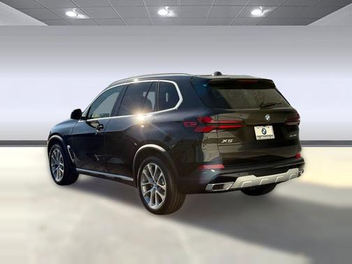 Black Sapphire Metallic 2026 BMW X5 sDrive40i