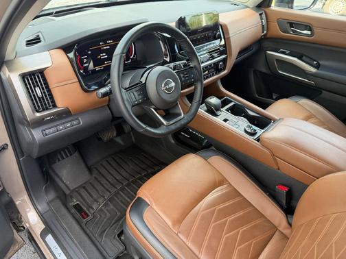 Baja Storm/Super Black Roof 2023 Nissan Pathfinder Platinum 4WD