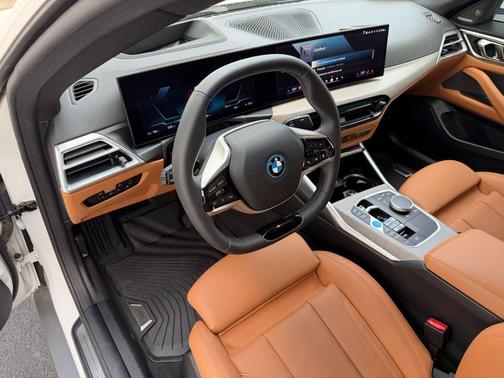 Mineral White Metallic 2025 BMW i4 Gran Coupe eDrive40