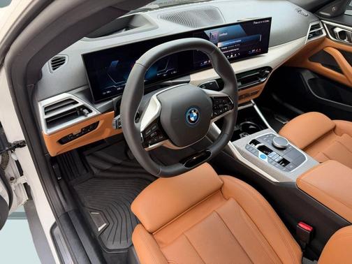 Mineral White Metallic 2025 BMW i4 Gran Coupe eDrive40