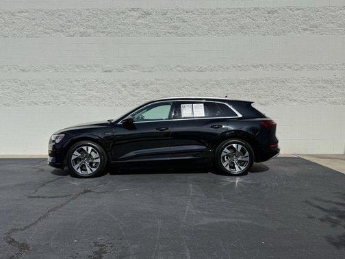 2021 Audi e-tron Premium Plus