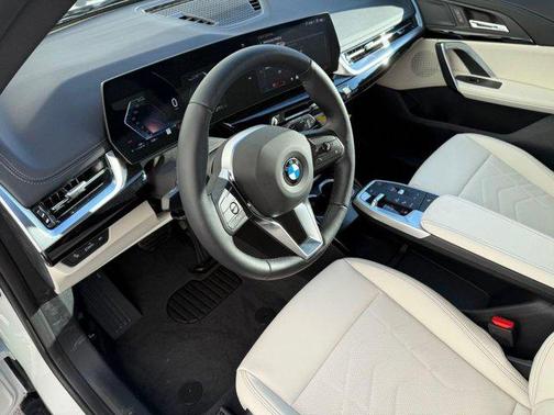 Alpine White 2026 BMW X1 xDrive28i