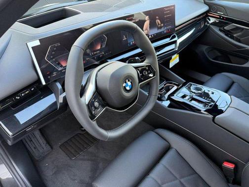 Dark Graphite Metallic 2026 BMW 530 530i