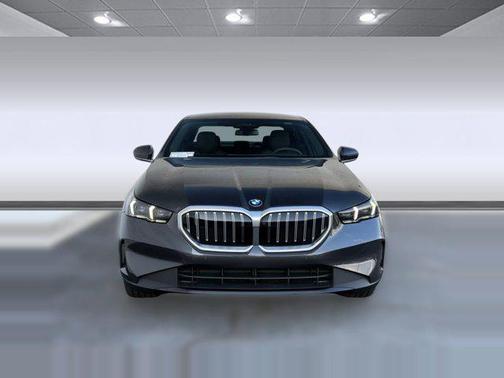 Dark Graphite Metallic 2026 BMW 530 530i