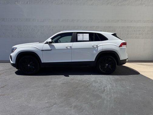 2024 Volkswagen Atlas Cross Sport 2.0T SE w/Technology