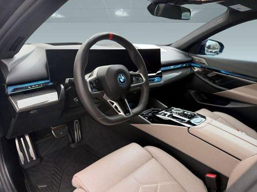 2025 BMW i5 M60