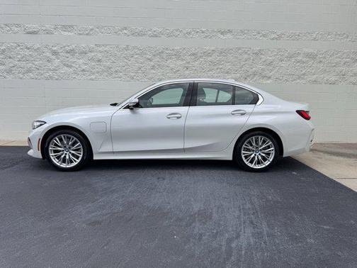 2024 BMW 330e Base