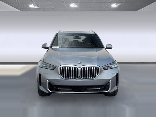 Skyscraper Grey Metallic 2026 BMW X5 xDrive40i