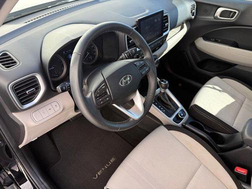 2020 Hyundai VENUE SEL