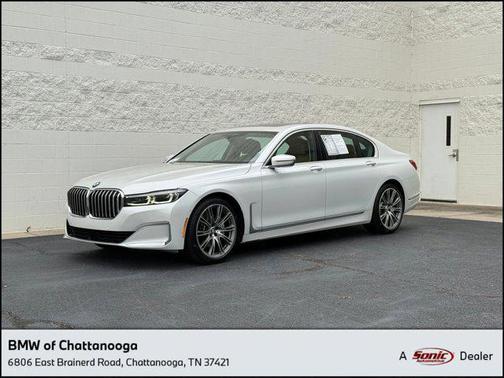 2022 BMW 740 i