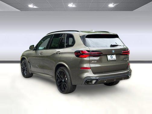 Manhattan Green Metallic 2026 BMW X5 sDrive40i