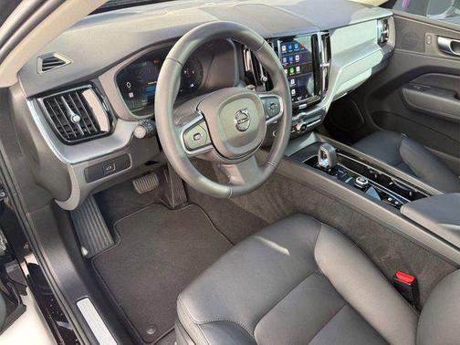 2025 Volvo XC60 Core