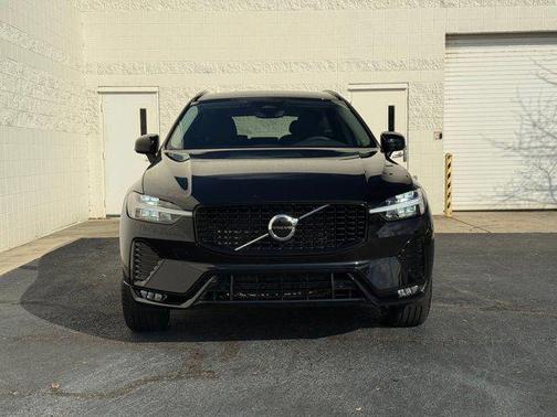 2025 Volvo XC60 Core