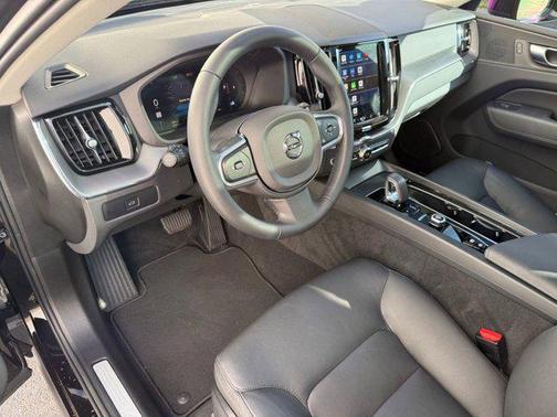 2025 Volvo XC60 Core