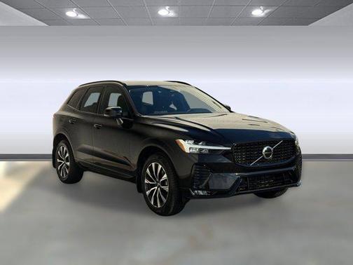 2025 Volvo XC60 Core