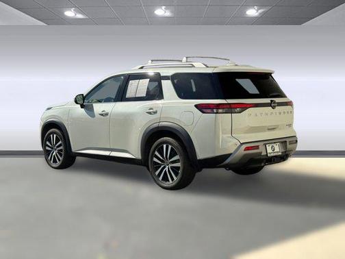 2023 Nissan Pathfinder Platinum 4WD