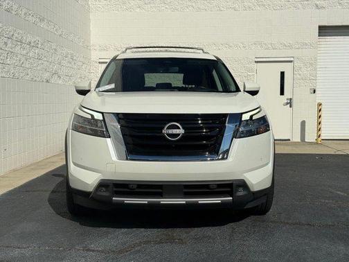 2023 Nissan Pathfinder Platinum 4WD