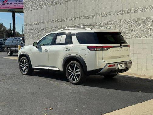 2023 Nissan Pathfinder Platinum 4WD
