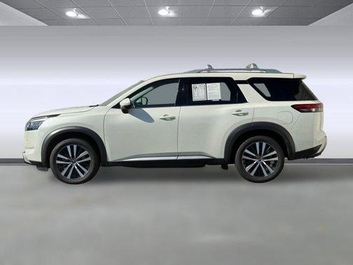 2023 Nissan Pathfinder Platinum 4WD