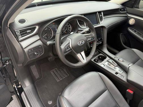 2024 INFINITI QX50 LUXE