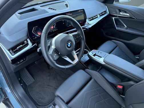 2025 BMW X2 xDrive28i