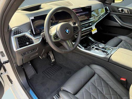 Mineral White Metallic 2026 BMW X5 sDrive40i