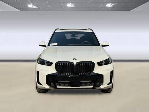 Mineral White Metallic 2026 BMW X5 sDrive40i