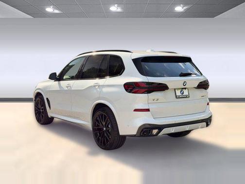 Mineral White Metallic 2026 BMW X5 sDrive40i