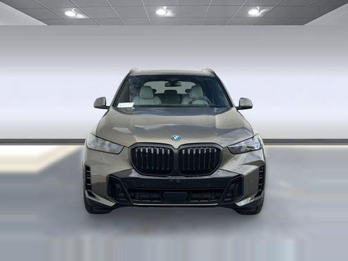 Manhattan Green Metallic 2026 BMW X5 PHEV xDrive50e