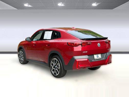 Vegas Red Metallic 2025 BMW X2 xDrive28i