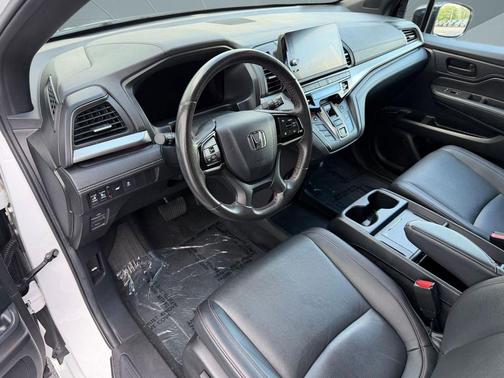 Platinum White Pearl 2025 Honda Odyssey Sport-L