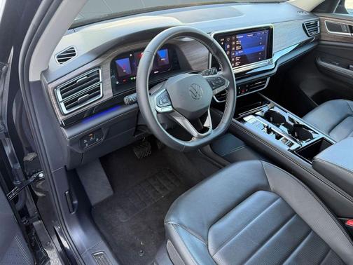 Deep Black Pearl 2025 Volkswagen Atlas 2.0T SEL