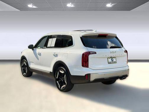 Glacial White Pearl 2023 Kia Telluride S