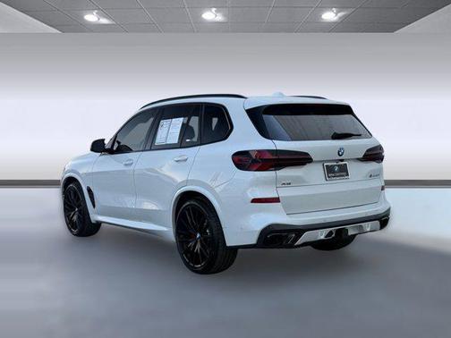 2025 BMW X5 M60i