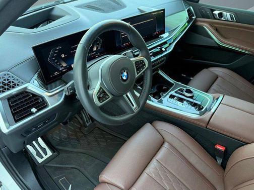 2025 BMW X5 M60i