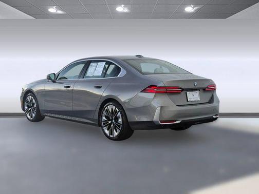 2025 BMW 530 530i