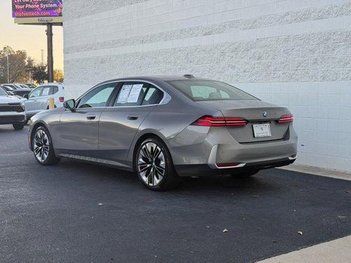 2025 BMW 530 530i