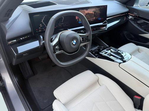 2025 BMW 530 530i