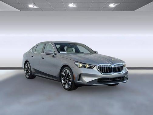 2025 BMW 530 530i