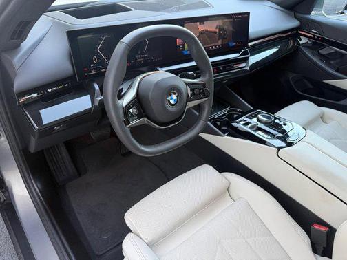 2025 BMW 530 530i