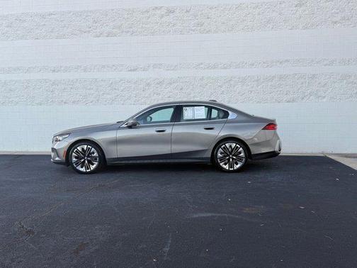 2025 BMW 530 530i